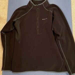 Columbia Women’s cozy black fleece in xlg